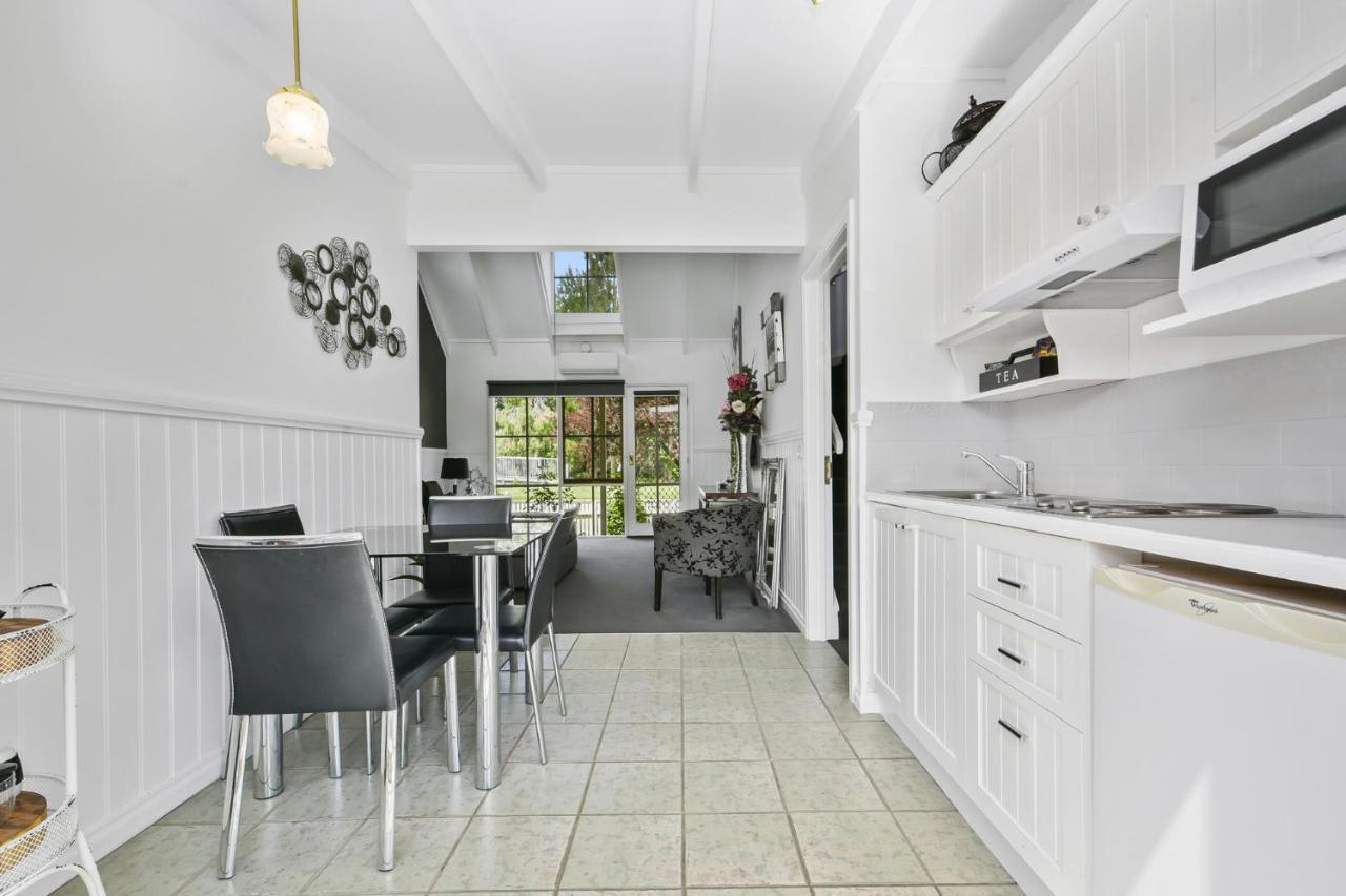Creek Cottage Bed And Breakfast Traralgon Eksteriør bilde
